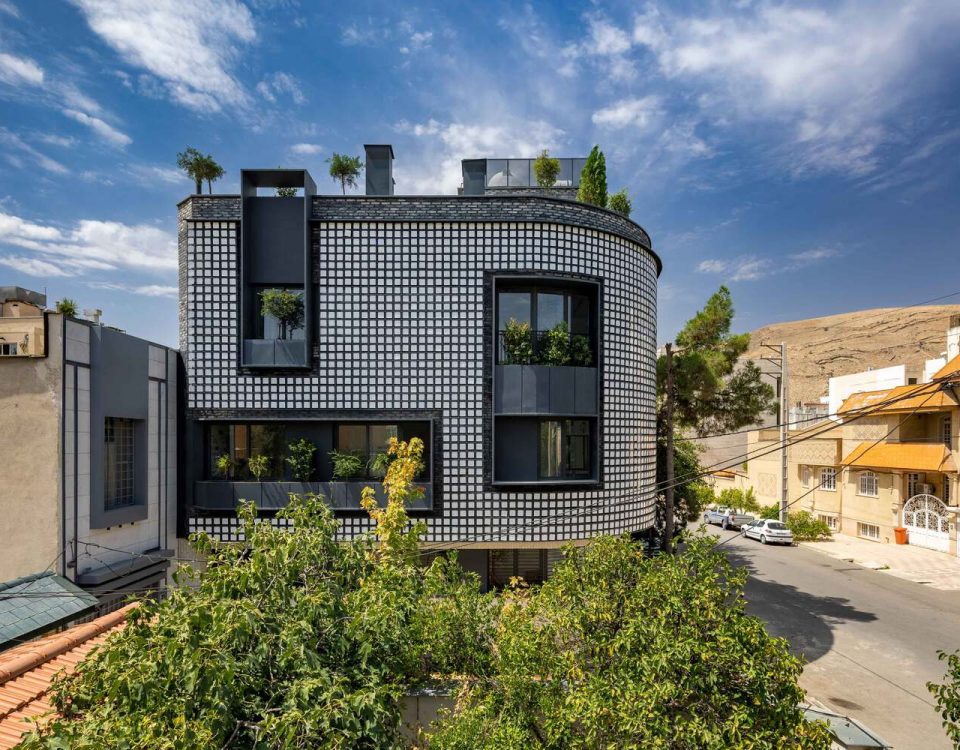 آپارتمان در مسیر باد