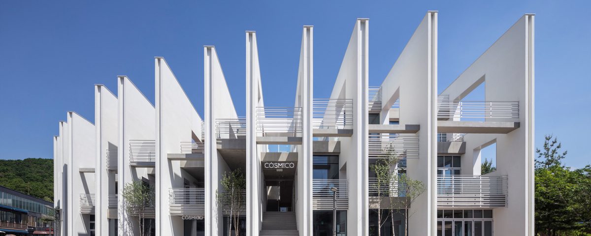 Chronotope Wall ساختمان اداری تجاری